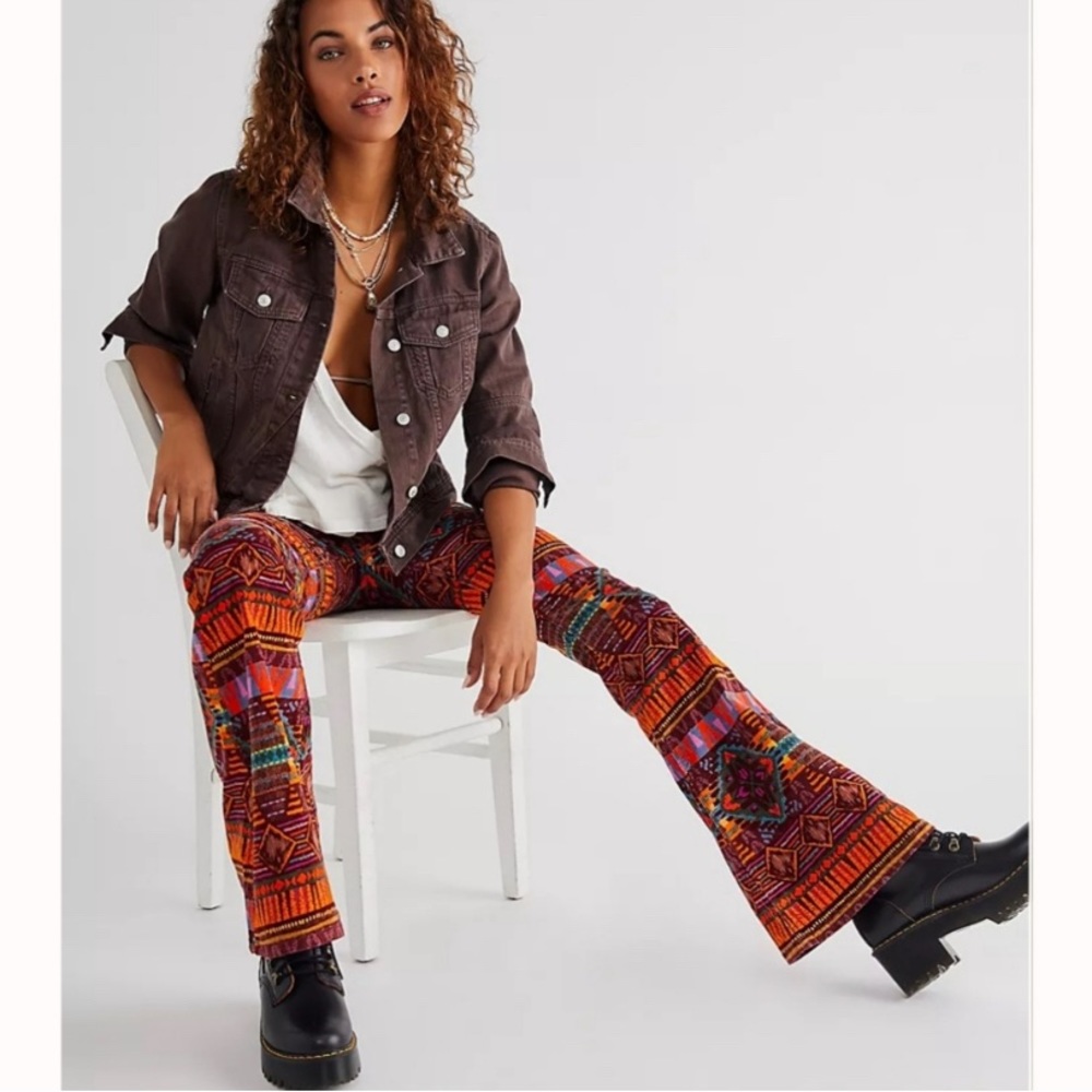 🆕 Free People Pull On Corduroy Printed Flare Pants, Sedona, NWOT, Size 24, 00 - Picture 4 of 11